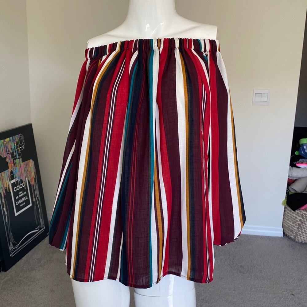 RUNWAY STRIPE SHIRT TOP BLOUSE SIZE 4 NWOT